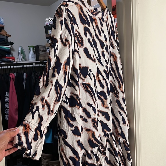 Pattern Dress - Picture 3 of 7